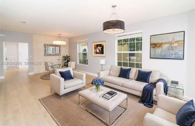 1510 SW 147th Ter Gallery 2
