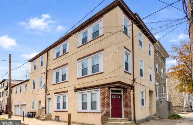 158 FOUNTAIN Street unit: 3 photos photos