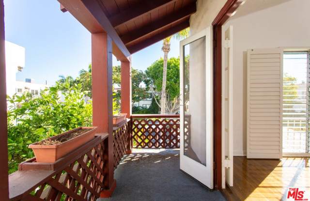 1021 South HAYWORTH Avenue Gallery 4