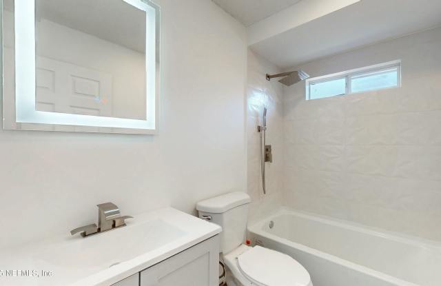 11156 WYNDHAM HOLLOW Lane - 11156 Wyndham Hollow Lane, Jacksonville, FL 32246