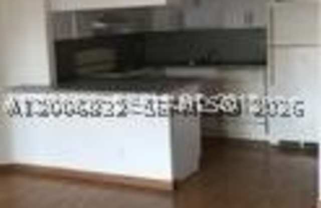 8290 LAKE DR Gallery 2