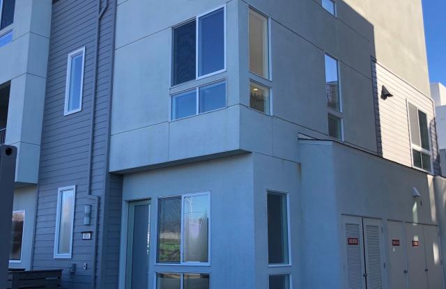 2 Bedroom Condo in Richmond's Recreational Hub Gallery 3