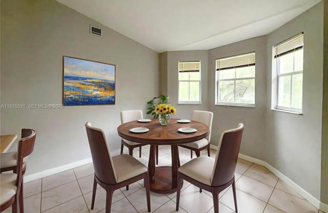 1543 SE 25th St photos photos