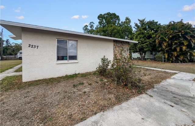 2239 Iris Way photos photos