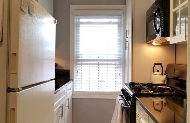 909 E St SE Apt 7 - 909 E Street Southeast, Washington, DC 20003
