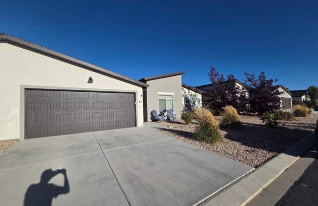 TWO WEEKS FREE Room to Live, Space to Play – 3 Bed Home with a Great Backyard Gallery 3