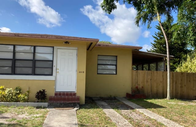 2418 Grant Street - 2418 Grant Street, Hollywood, FL 33020