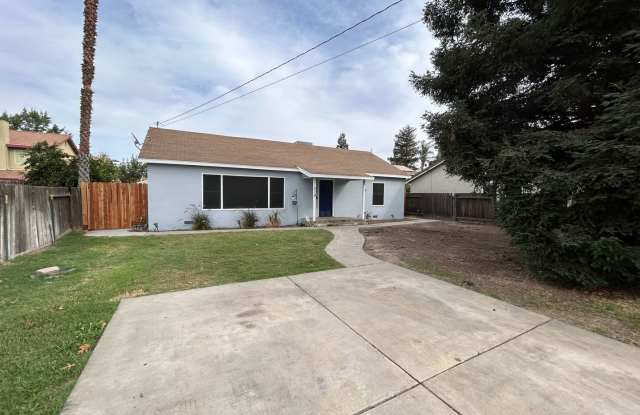 Yard service included - 710 South Berkeley Avenue, Turlock, CA 95380