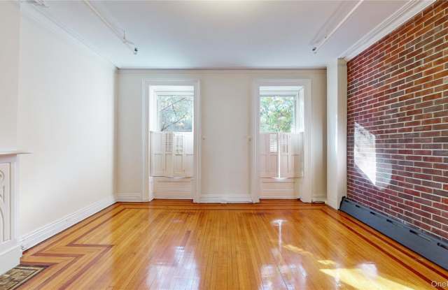 467 Waverly Avenue Gallery 4