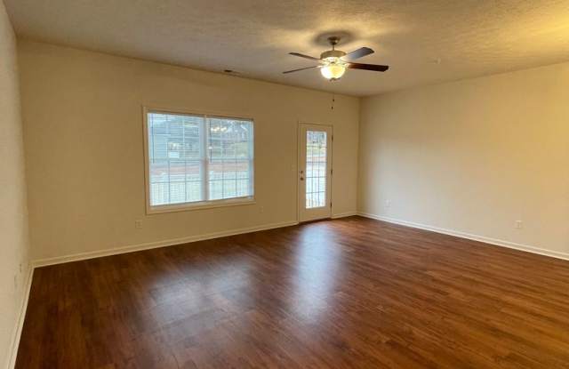 Two Master Suite Apartment Townhouse Gallery 3