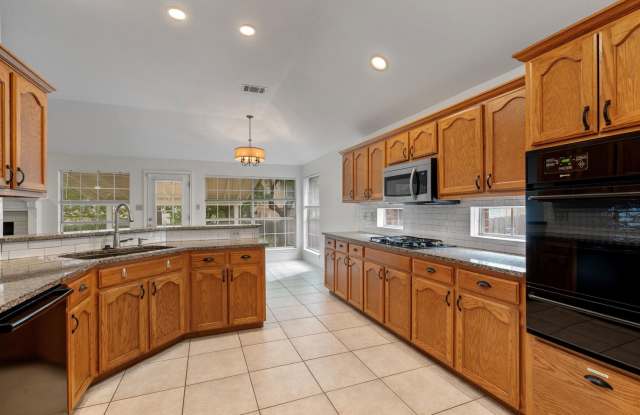 7905 Henry Kinney Row, Austin, TX 78749 - 7905 Henry Kinney Row, Austin, TX 78749