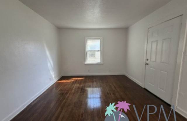 1306 North Kaley Street Gallery 3