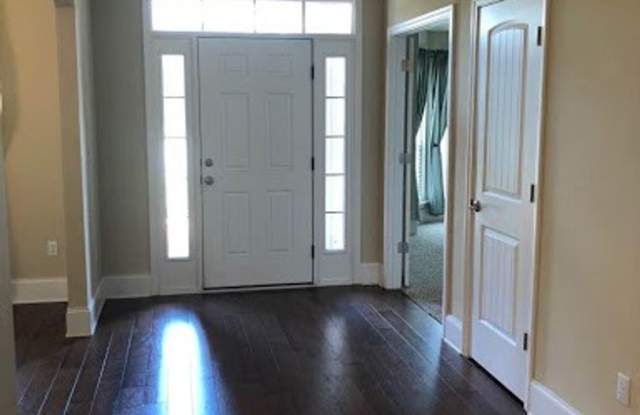 Immaculate executive home in Laird Point! Gallery 4