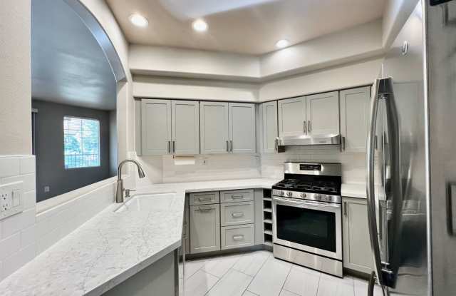 Charming 2B/2BA Condo with Patio and Pool Access in Carmel Mountain photos photos