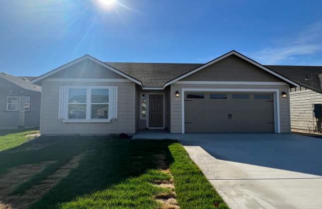 Modern 3 Bed 2 Bath!! Covered Patio!! photos photos