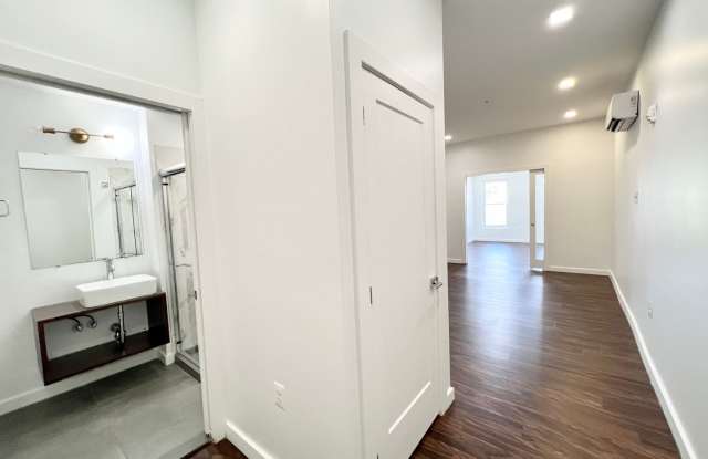 824 N Calvert photos photos