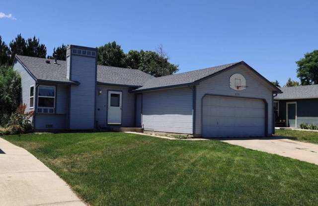 3 BEDROOM, 1.5 BATH IN N.W. LONGMONT - 2175 Hackberry Circle, Longmont, CO 80501