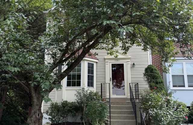 1081 SMARTTS Lane NE photos photos