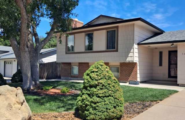 ALL PROSPECTIVE TENANTS MUST SUBMIT A $58 NON-REFUNDABLE APPLICATION FEE PER APPLICANT ONLINE AND BE PRE-QUALIFIED PRIOR TO ANY SHOWINGS Gallery 3