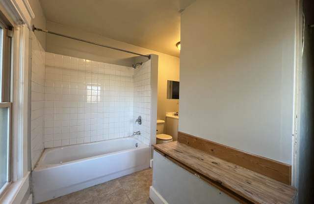 106 1/2 E Main Street photos photos