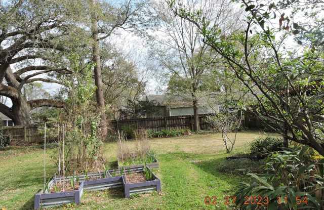 Great Southdowns Home on Parade Route photos photos