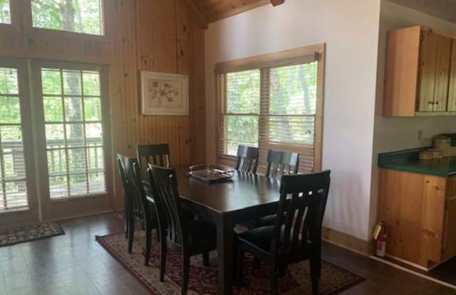 560 Chalet Village Dr Gallery 2