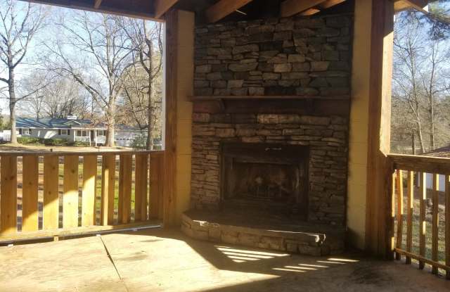 85 Forest Rd. Gallery 2