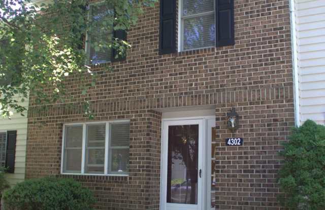 4302 FOX POINTE COURT - 4302 Fox Pointe Court, Delaware County, PA 19342