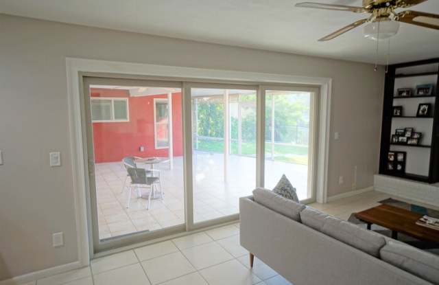 3901 East Eden Roc Circle Gallery 4
