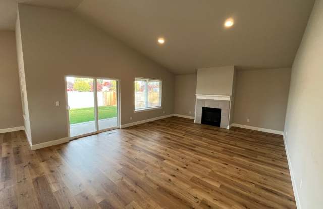 Newer Construction 3 Bedroom House in NW Redmond photos photos