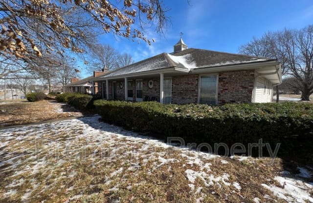 4329 Sterling Ave - 4329 Sterling Avenue, Kansas City, MO 64133