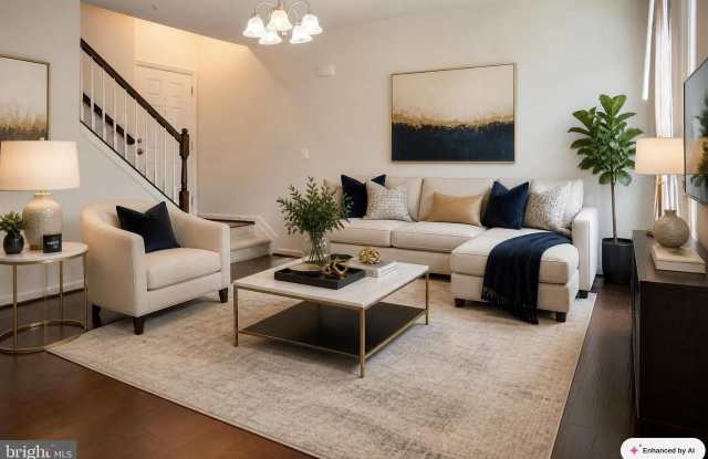 42243 CANARY GRASS Square Gallery 1