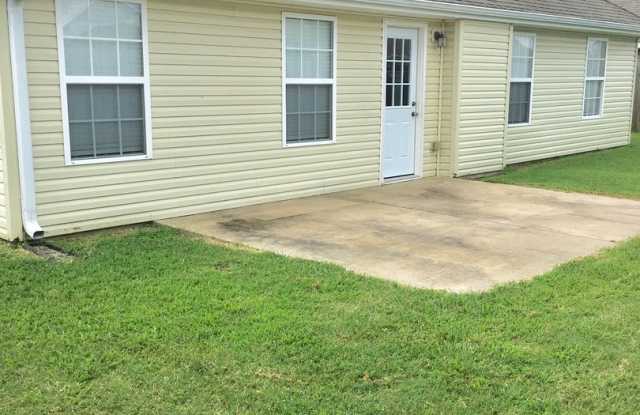 3 Bedroom House in Rogers for Rent! Available Mid- August!!! photos photos