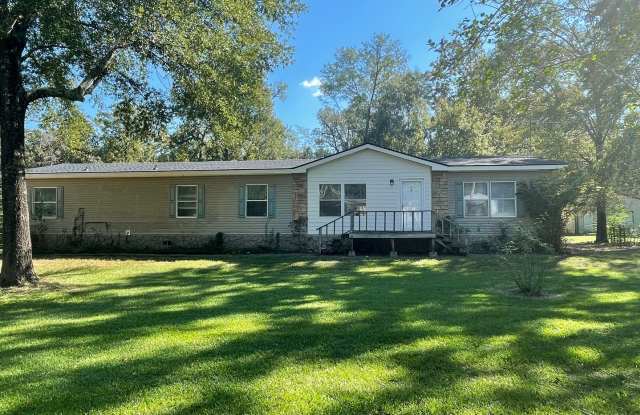 Large Benton Home - New flooring and Paint throughout! - 127 Dennig Drive, Bossier County, LA 71006