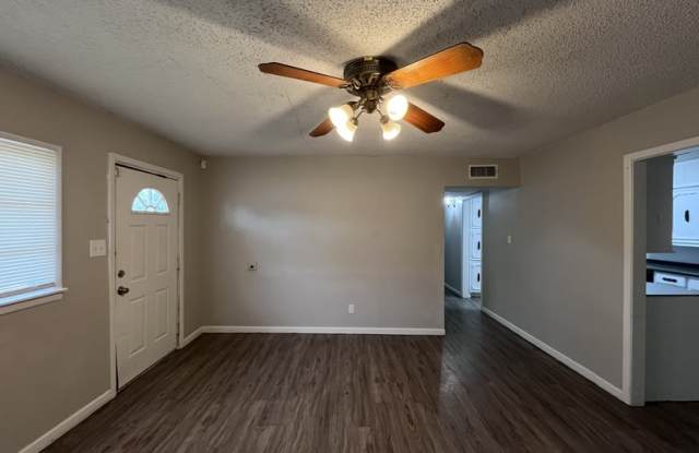 5507 45th Street NEW Gallery 4
