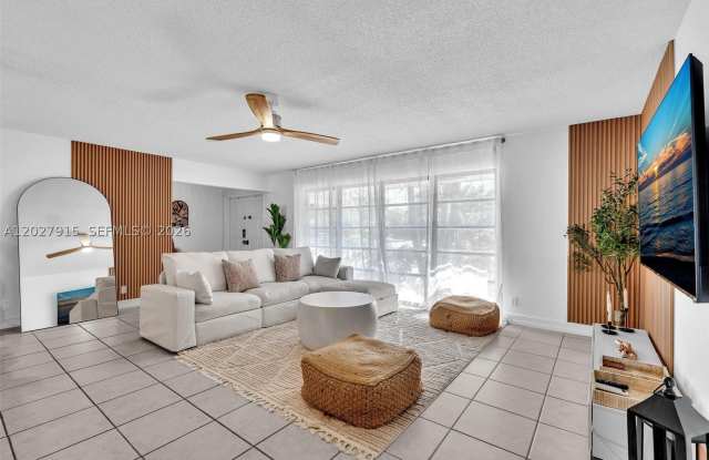 8101 W Lake Dr Gallery 4