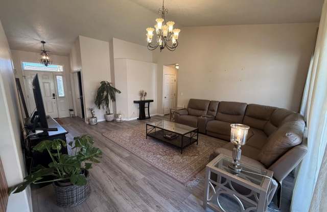 Charming 3-Bedroom Home with Spacious Layout photos photos