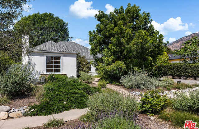 2091 Roosevelt Ave photos photos