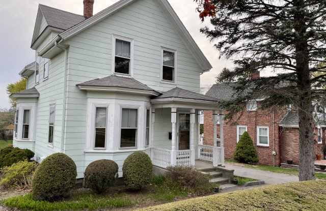 8 Meridian Street - 8 Meridian Street, Melrose, MA 02176