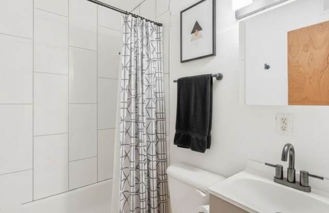 233 - 239 Parkview Blvd photos photos