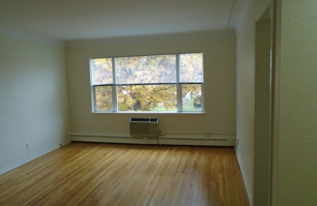 Tower Apartments 1603 Gallery 4