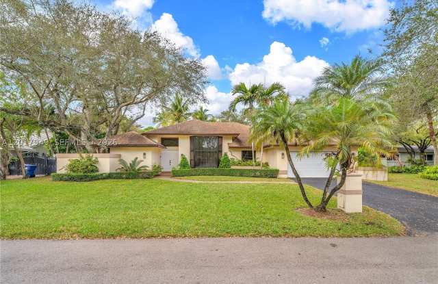 10330 SW 58th Ct photos photos