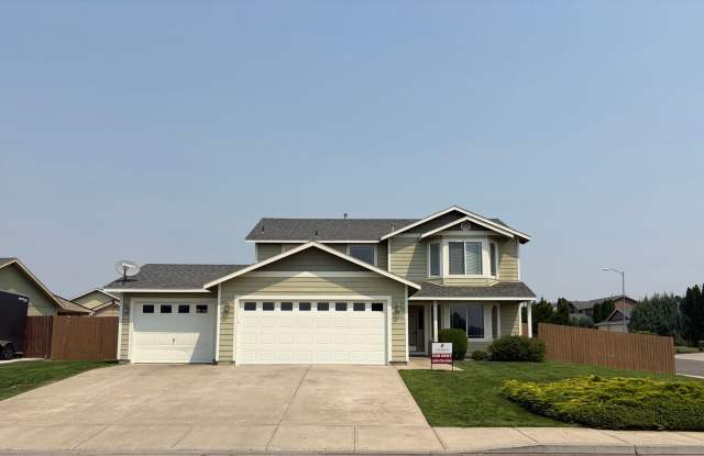 Spacious 4 Bedroom, 2.5 Bath w/3 Car Garage! photos photos Spacious 4 Bedroom, 2.5 Bath w/3 Car Garage! photos photos