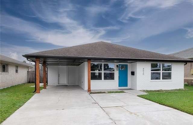 4520 NEWLANDS Street Gallery 2