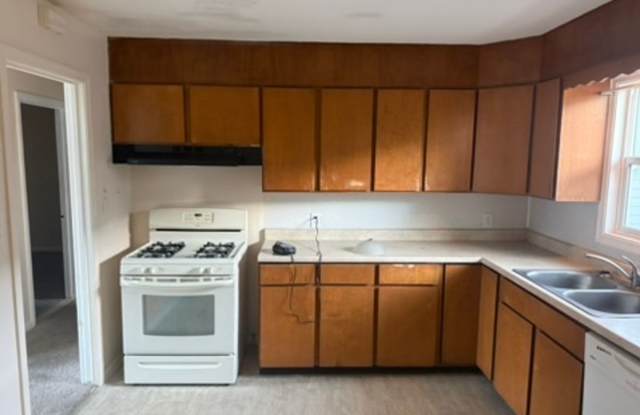 3 Bedroom Apartment Available Gallery 4
