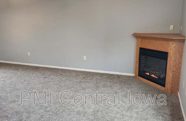 305 NE Kingwood Gallery 4