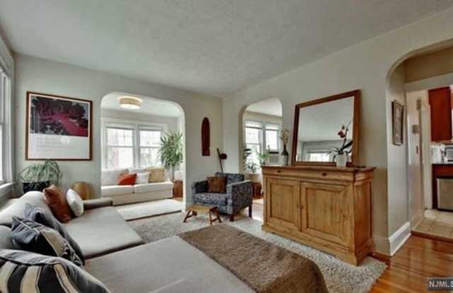 111  Jefferson Avenue Gallery 2