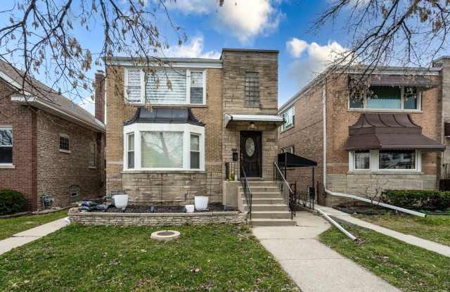 2042 N 73rd Avenue - 2042 73rd Avenue, Elmwood Park, IL 60707