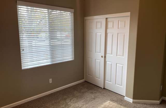2233 Cambridge Dr Gallery 3