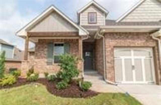 Gorgeous 4 bed 3 bath home in East Edmond- Storm Shelter Gallery 3